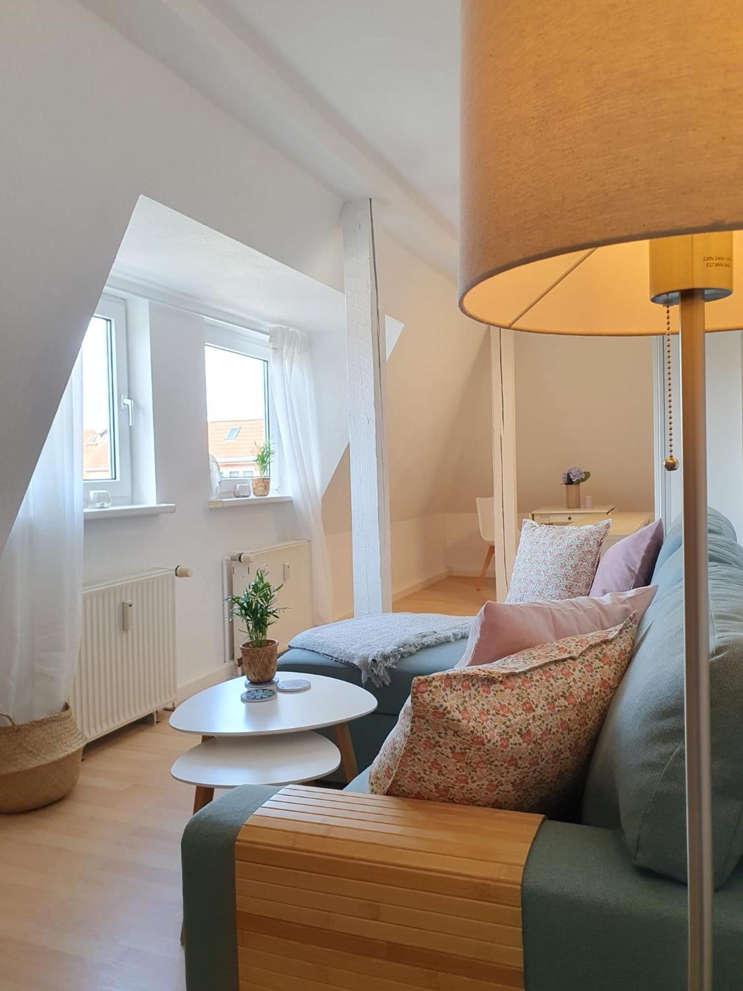 Charmante Maisonnette-dachgeschosswohnung In Zentraler Lage Apartment